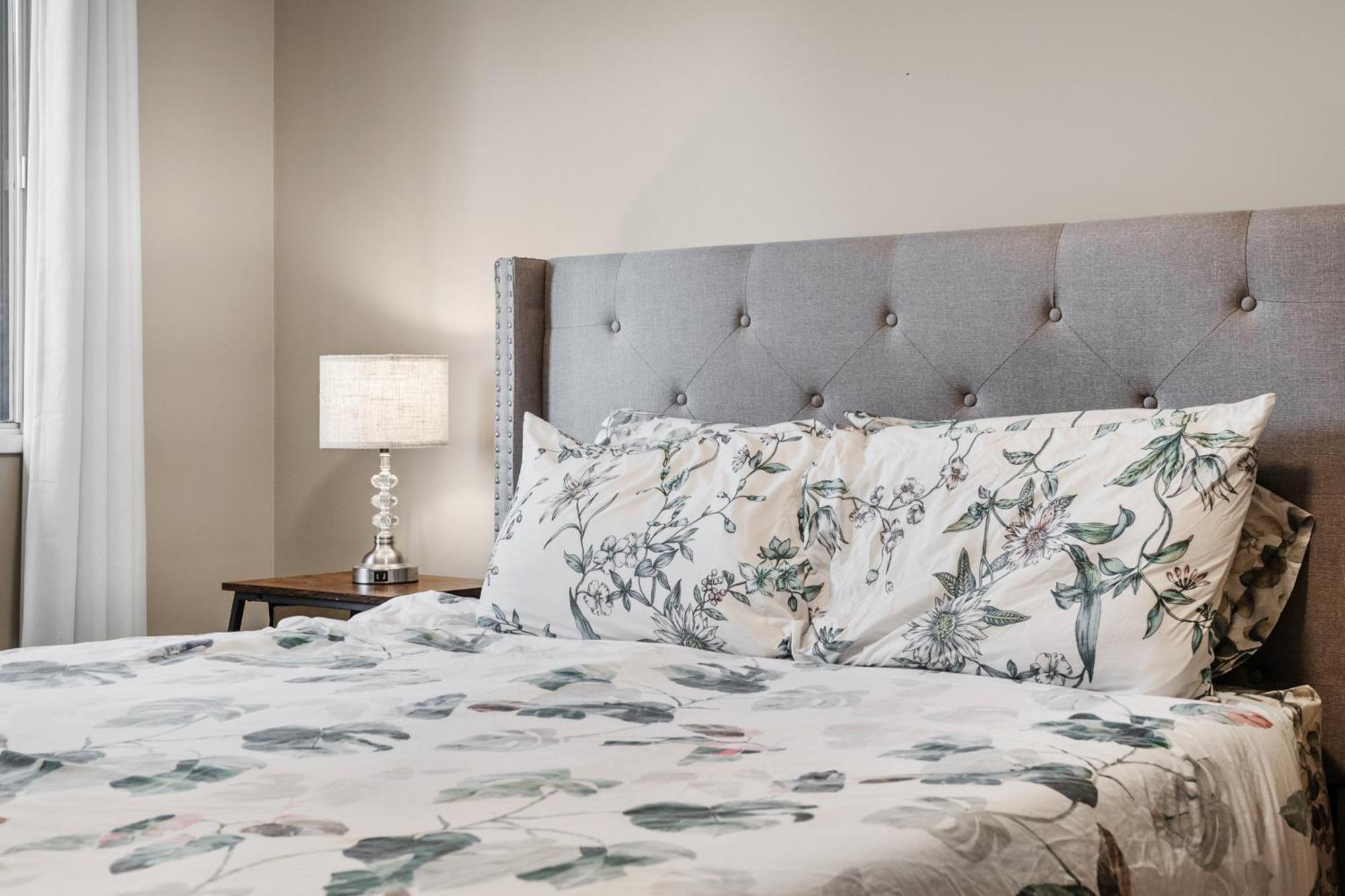 Mt Pleasant Fangzi Homestay Calgary