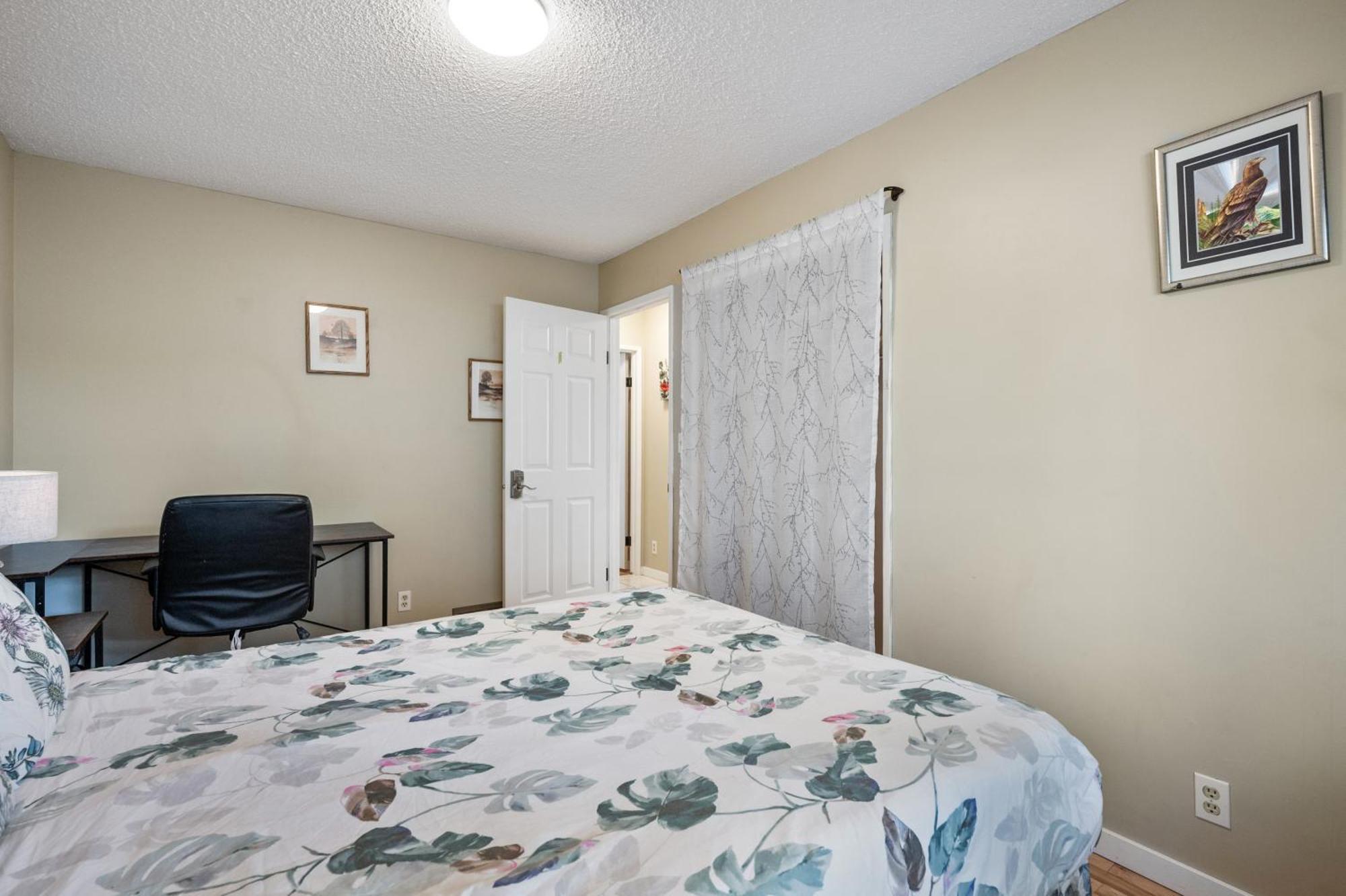Homestay Mt Pleasant Fangzi Calgary
